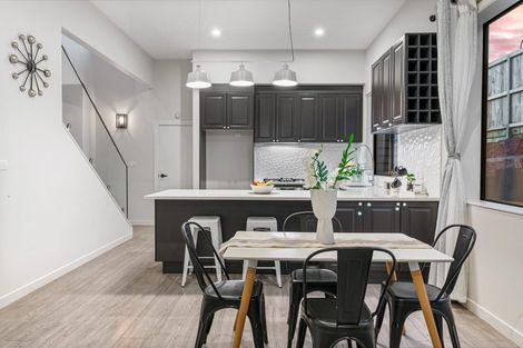 Photo of property in 1 Barrique Road, Kumeu, 0810