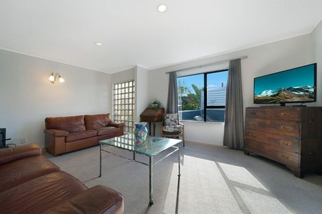 Photo of property in 12 Bay Vista Drive, Red Beach, 0932