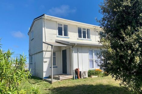 Photo of property in 26-28 Matipo Street, Castlecliff, Whanganui, 4501