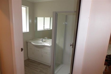 Photo of property in 87a Pinehaven Road, Pinehaven, Upper Hutt, 5019