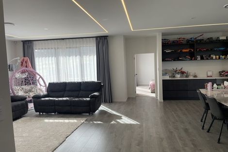 Photo of property in 18 Takurua Terrace, Orewa, 0931