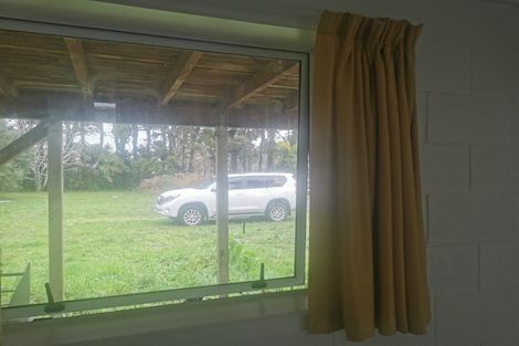 Photo of property in 244 Boord Crescent, Kumeu, 0891