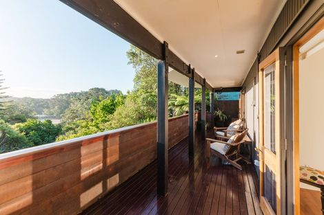 Photo of property in 42 Tizard Road, Birkenhead, Auckland, 0626