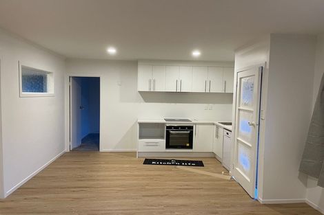 Photo of property in 11 Carbine Road, Mount Wellington, Auckland, 1060