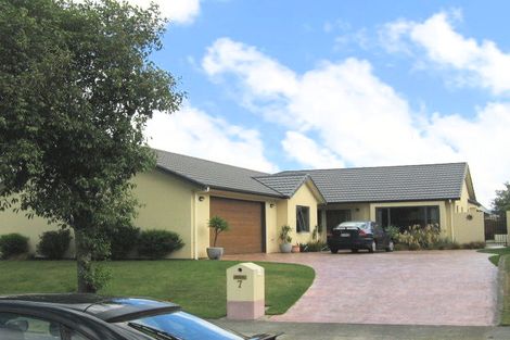 Photo of property in 7 Morepork Close, Brown Owl, Upper Hutt, 5018