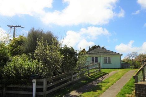 Photo of property in 15 Churchill Crescent, Foxton, 4814