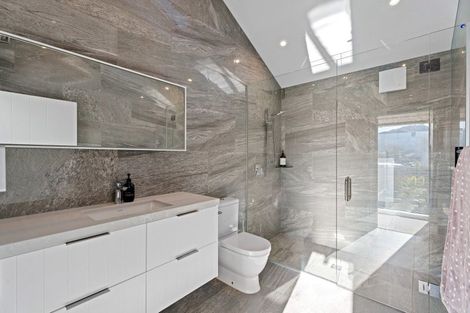 Photo of property in 168a Beacon Point Road, Wanaka, 9305