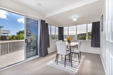 Photo of property in 2 Annan Grove, Papakowhai, Porirua, 5024