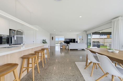 Photo of property in 14 Piripai Rise, Coastlands, Whakatane, 3120