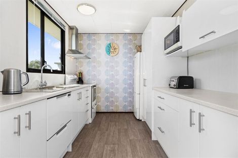 Photo of property in 5 Longstead Avenue, Papamoa Beach, Papamoa, 3118