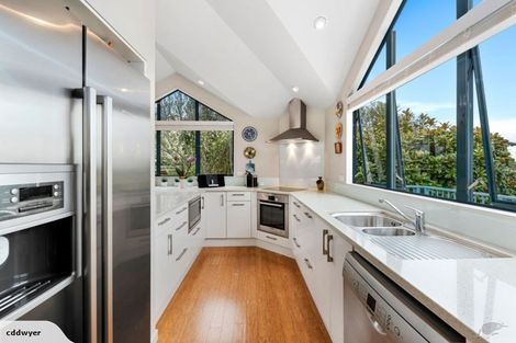 Photo of property in 2/9 Miri Road, Rothesay Bay, Auckland, 0630