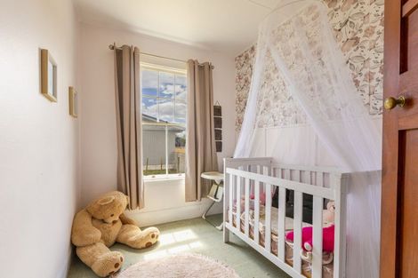 Photo of property in 60 Sydney Street, Takapau, 4203