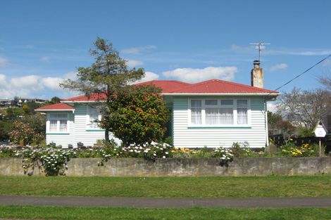 Photo of property in 4 Atiawa Street, Glen Avon, New Plymouth, 4312
