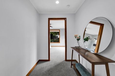 Photo of property in 86 Mangorei Road, Strandon, New Plymouth, 4312