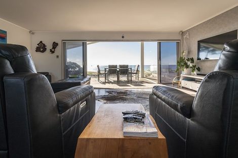 Photo of property in 28 Hall Road, Pataua North, Whangarei, 0175