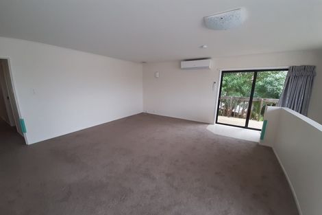 Photo of property in 33 Sequoia Place, Sunnynook, Auckland, 0620