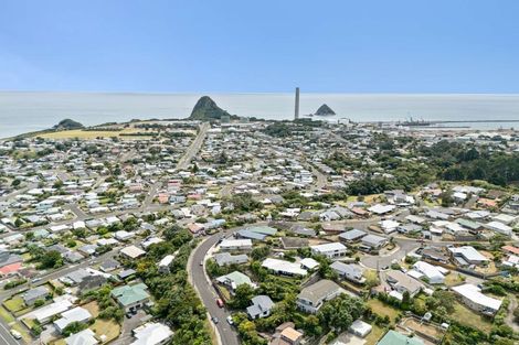 Photo of property in 6 Crownhill Street, Spotswood, New Plymouth, 4310