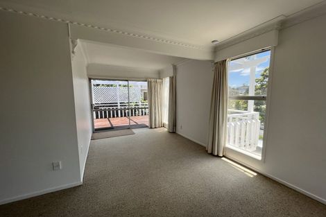 Photo of property in 27 Halberg Street, Glenfield, Auckland, 0629