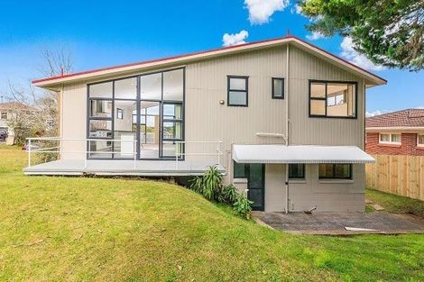 Photo of property in 17 Valley View Road, Glenfield, Auckland, 0629
