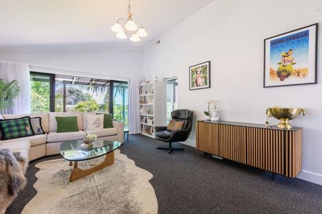 Photo of property in 33 Seddon Street, Waikanae, 5036