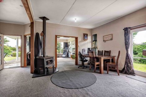 Photo of property in 19 Clifford Road, Eltham, 4322