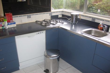 Photo of property in 4 Lyons Crescent, Strathmore Park, Wellington, 6022