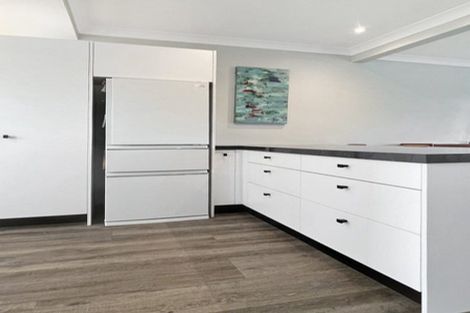 Photo of property in 32 Matai Street, Castlecliff, Whanganui, 4501