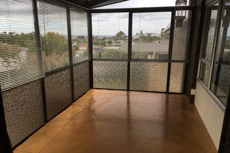 Photo of property in 1/20 Halldene Terrace, Red Beach, 0932