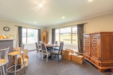 Photo of property in 10 Fernlea Avenue, Kelvin Grove, Palmerston North, 4414