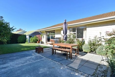 Photo of property in 2/10 Salford Avenue, Redwood, Christchurch, 8051