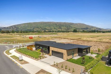 Photo of property in 26 Deans Drive, Wanaka, 9382