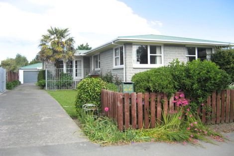 Photo of property in 22 Canberra Place, Redwood, Christchurch, 8051
