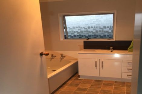 Photo of property in 16 Heather Street, Levin, 5510