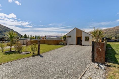 Photo of property in 5 Lakefield Close, Kingston, Athol, 9793