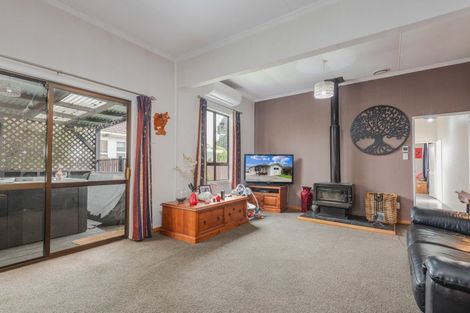 Photo of property in 9 Amelia Street, Woodville, 4920