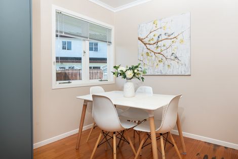 Photo of property in 47 Hereford Street, Te Atatu Peninsula, Auckland, 0610