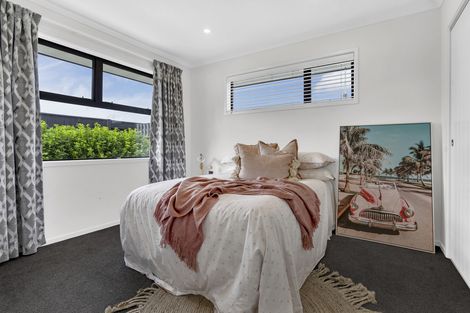 Photo of property in 15 Maple Grove, Kingston, Wellington, 6021