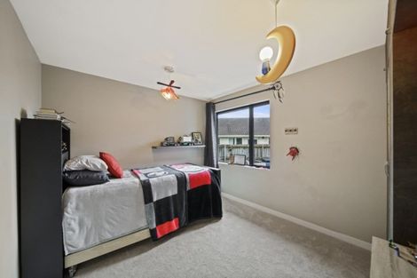 Photo of property in 147 Edgewater Drive, Pakuranga, Auckland, 2010