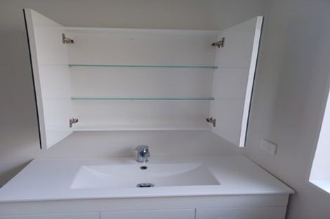 Photo of property in 3a Lesa Annis Place, Henderson, Auckland, 0612