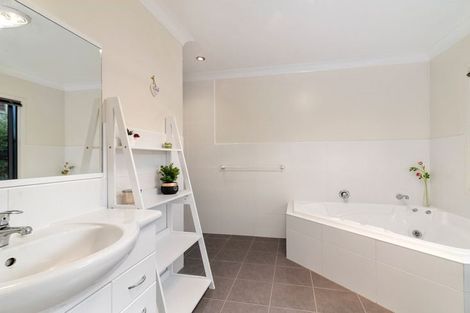 Photo of property in 28 Holden Avenue, Holdens Bay, Rotorua, 3010