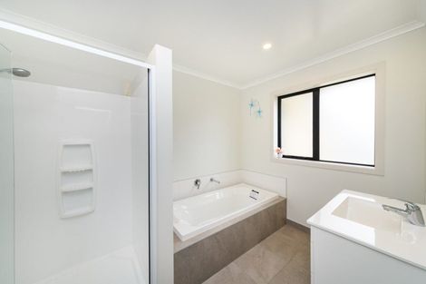 Photo of property in 12 Gibraltar Way, Fitzherbert, Palmerston North, 4410