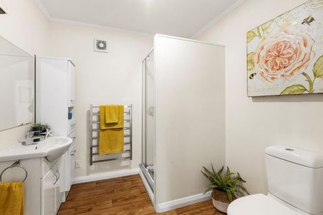 Photo of property in 19 Paddington Grove, Karori, Wellington, 6012