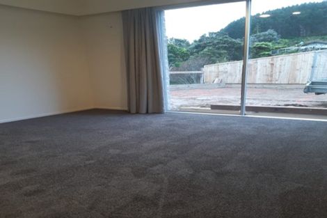 Photo of property in 3d Peckham Grove, Tawa, Wellington, 5028