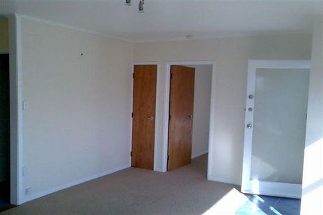 Photo of property in 2/58 Rimu Street, New Lynn, Auckland, 0600