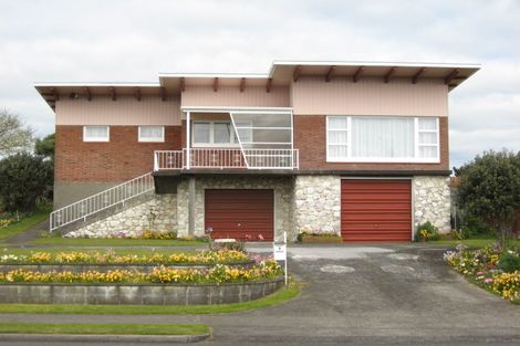 Photo of property in 9 Cumberland Street, Merrilands, New Plymouth, 4312