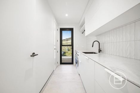 Photo of property in 5 Red Deer Rise, Kelvin Heights, Queenstown, 9300