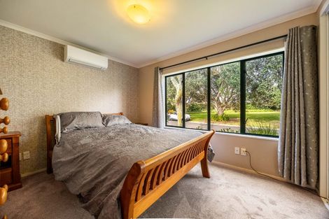 Photo of property in 4 Craiburn Street, Ranui, Auckland, 0612