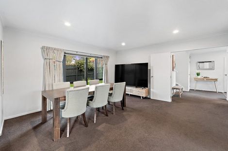 Photo of property in 2 Whitbourne Heights, Manurewa, Auckland, 2105