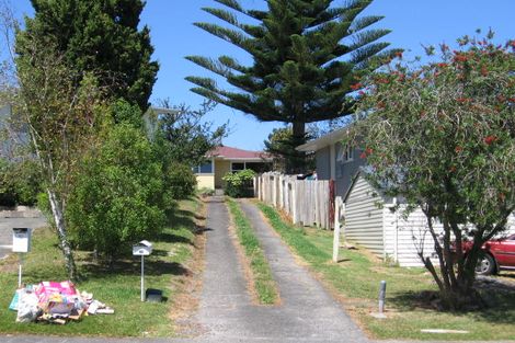 Photo of property in 42 Stott Avenue, Birkdale, Auckland, 0626