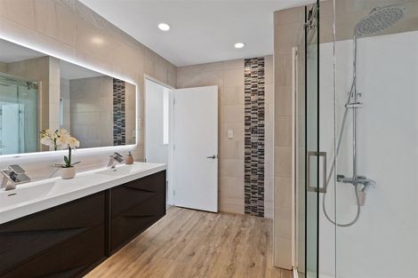 Photo of property in 45b Onewa Road, Northcote, Auckland, 0627